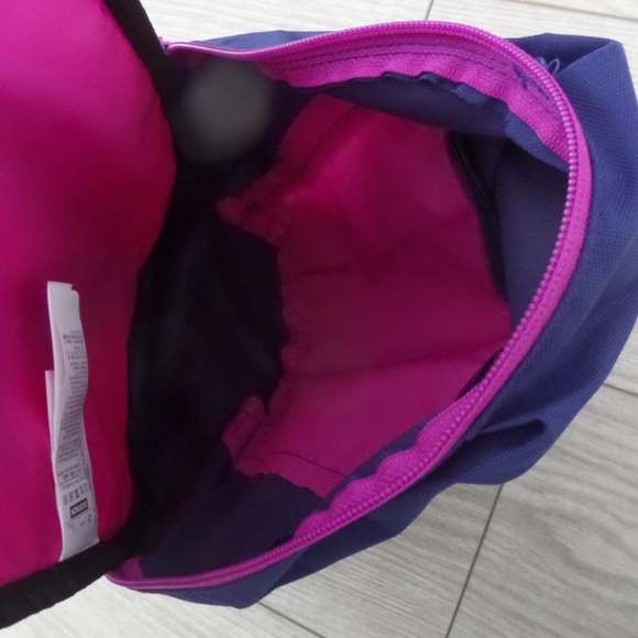 backpack - Picture 3 of 7